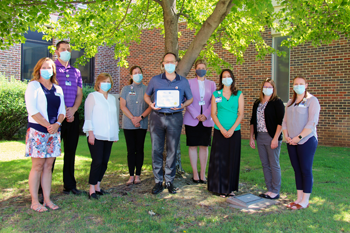 Photo: 

Members of the William Newton Hospital administrative team proudly display a certificate awarded for patient safety efforts. From left: Harlene Hoyt, Brian Barta, Karen Adamson, Laura Frazier, Ben Quinton, Annika Morris, Brandy Cuevas, Leigh Ann Smith, and Tiffany Shinneman.